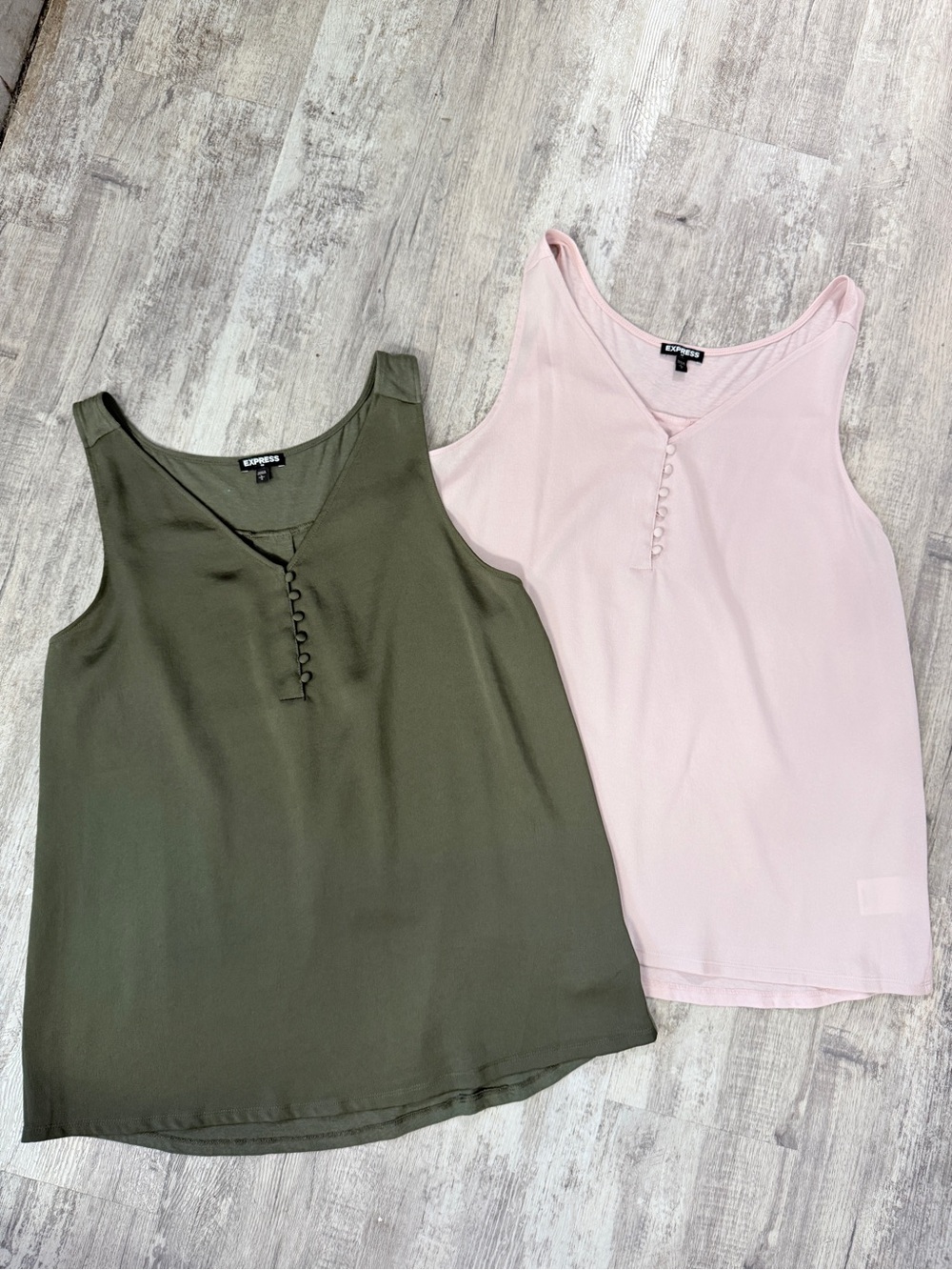 Express Women’s Sleeveless Button-Trim Tank Top — Olive & Light Pink Large NWOT